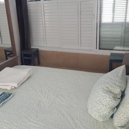 Room Near Sheba Medical Center, And Bar Ilan, And Tlv Airport Qiryat Ono Eksteriør billede