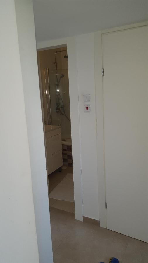 Room Near Sheba Medical Center, And Bar Ilan, And Tlv Airport Qiryat Ono Eksteriør billede