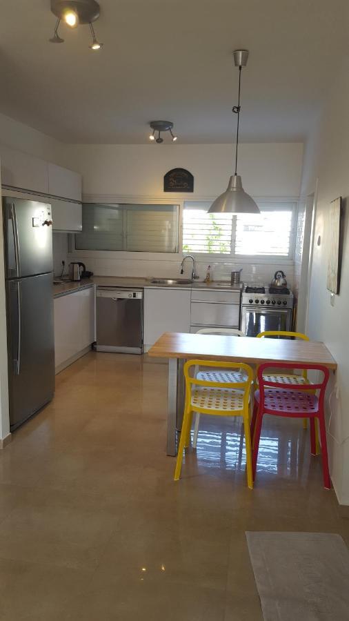 Room Near Sheba Medical Center, And Bar Ilan, And Tlv Airport Qiryat Ono Eksteriør billede