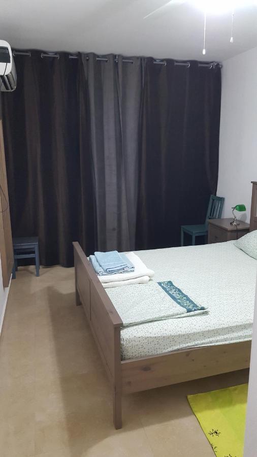 Room Near Sheba Medical Center, And Bar Ilan, And Tlv Airport Qiryat Ono Eksteriør billede