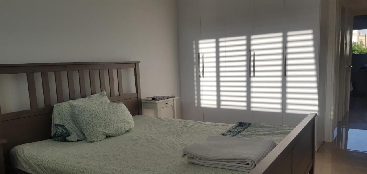 Room Near Sheba Medical Center, And Bar Ilan, And Tlv Airport Qiryat Ono Eksteriør billede