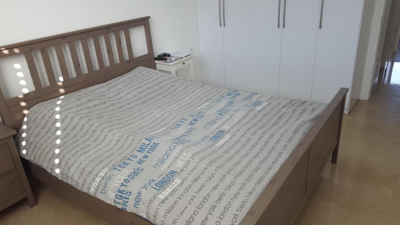 Room Near Sheba Medical Center, And Bar Ilan, And Tlv Airport Qiryat Ono Eksteriør billede